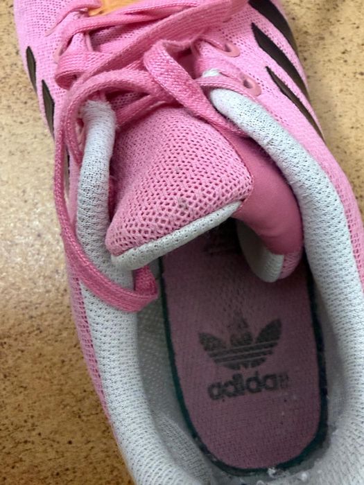Adidași roz Adidas