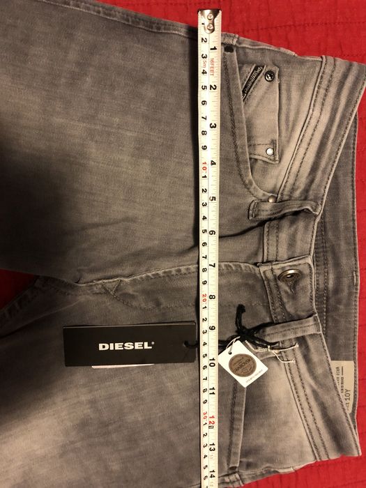 Jeans Diesel 10 ani noi