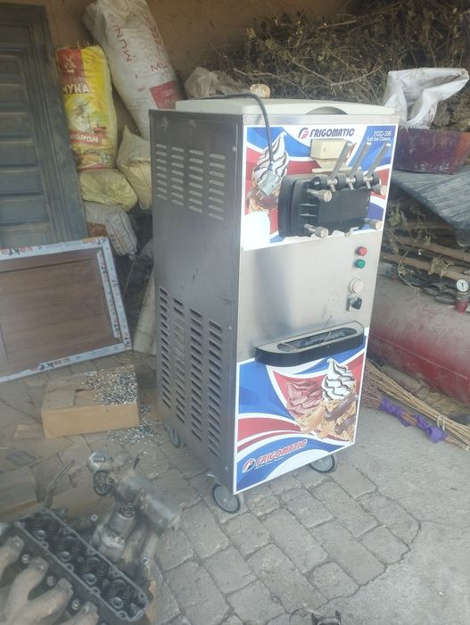 Морўжне апарати сотилади