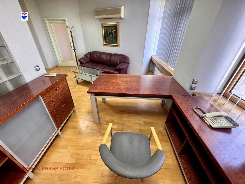 Дава се под наем Офис в Русе, Широк център - 110 кв.м за 561 € - Снимка #9