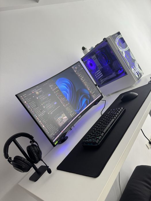 Monitor Gaming curbat Samsung Odyssey G7 27” 240 hz