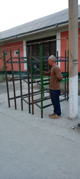 Zotik   meva   uchun  stelaj