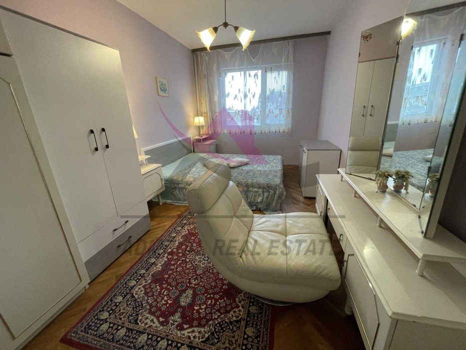 Дава се под наем Тристаен апартамент в Варна, Център - 65 кв.м за 398.82 € - Снимка #3