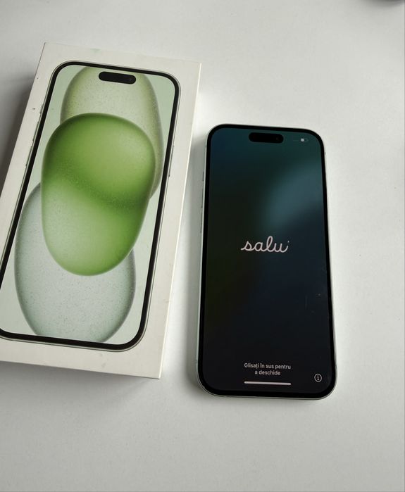 Vand telefon Iphone 15  stare buna