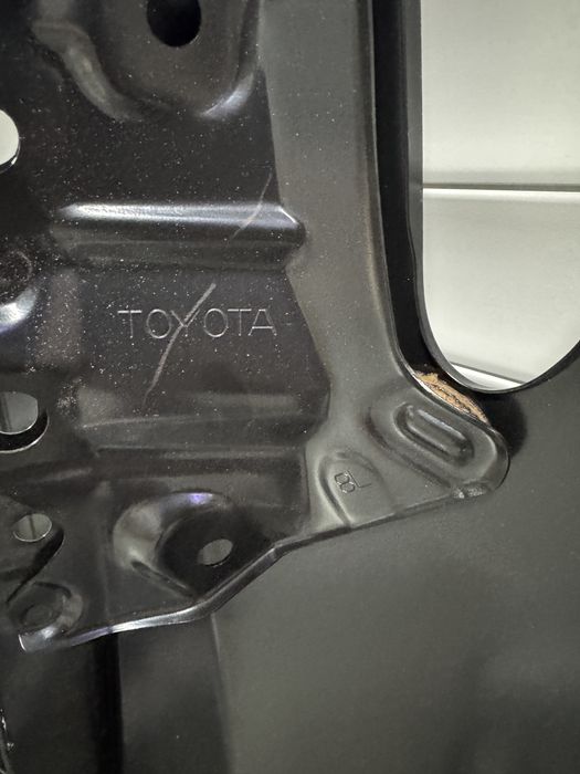 Крылья на Toyota camry 70/75