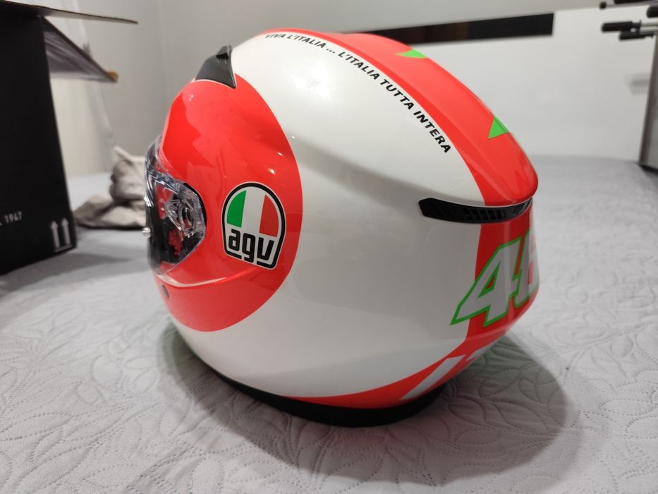 Продавам каска AGV