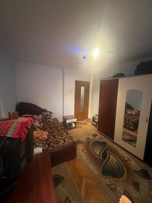 Vanzare apartament 4 camere