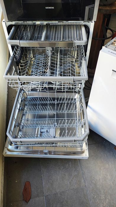 Съдомиялна  60см , Bosh,LG. Полувграждане !