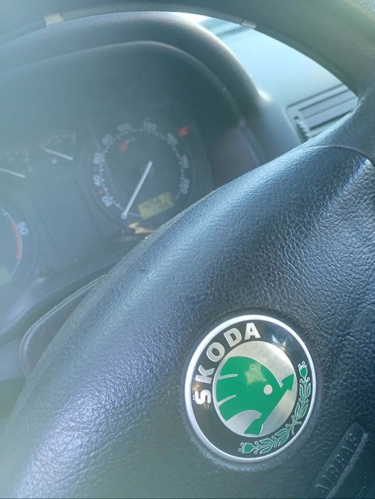 Vând Skoda Octavia