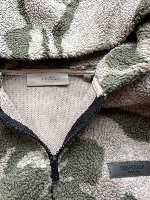 Оригинален пухен суичър Essentials ,камофлажен