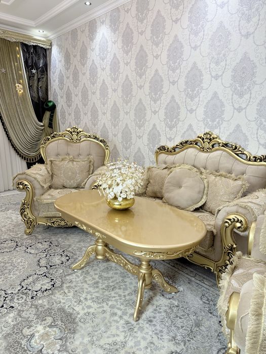 Mehmonhona uchun classica uslubdagi mebel