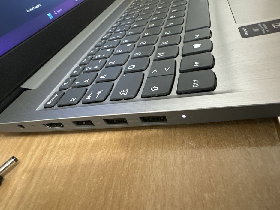 Laptop impecabil Lenovo Ideapad 3 15IGL05 intel, SSD