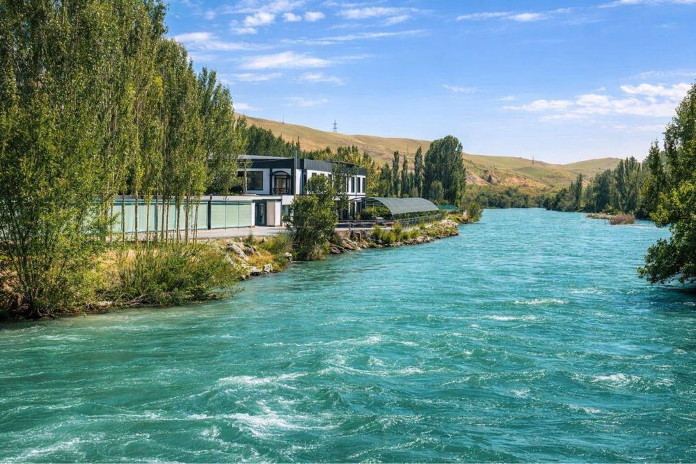 Срочно продается зона отдыха у реки — отличный объект для бизнеса!