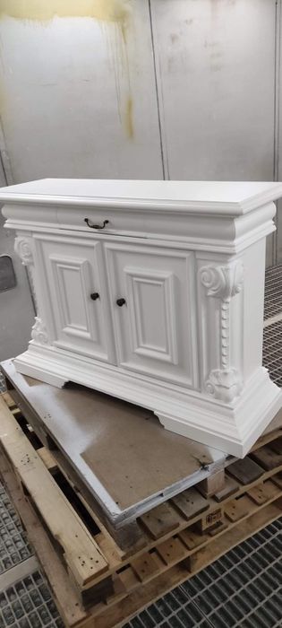 Vopsesc, restaurez, recondiționez mobila, uși , ferestre, MDF.