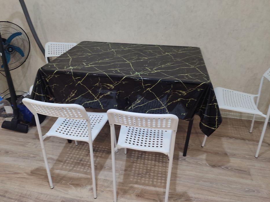 Продам стол кухонный