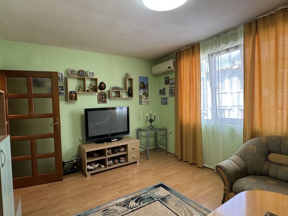 Продава се Тристаен апартамент в Търговище, Център - 92 кв.м за 1303 €/кв.м - Снимка #2