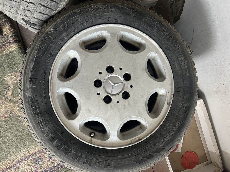 Продам зимнею резину 225/60/16