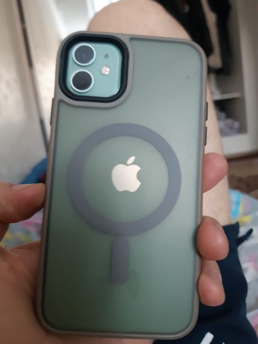 Айфон 11-128 гб зеленого цвета