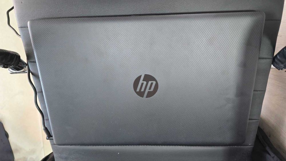 Лаптоп HP 17.3" HD+ 256GB SSD , 8GB RAM
