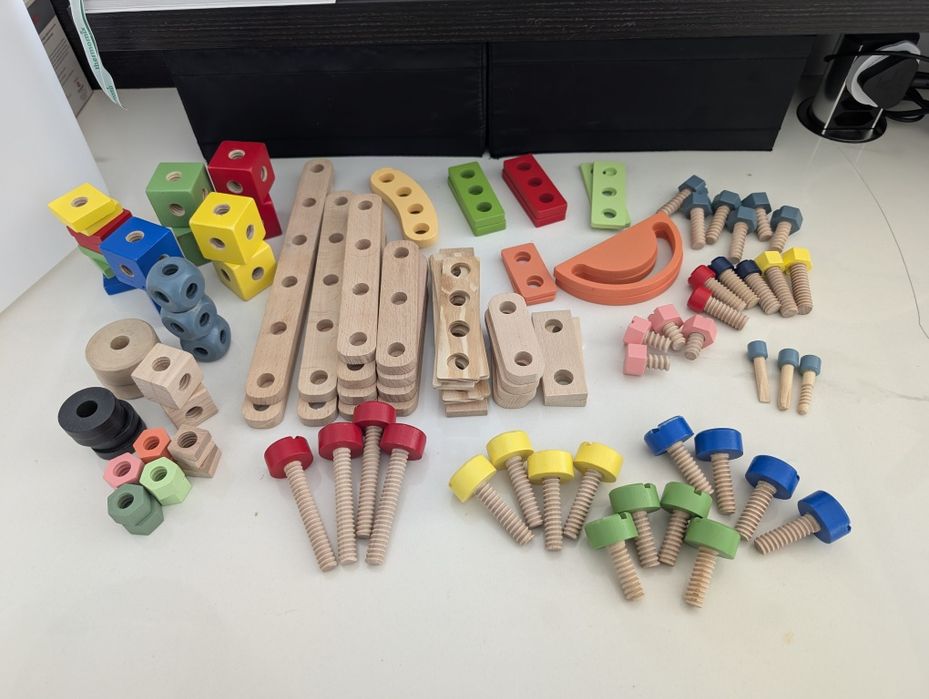 Piese de construit din lemn, mai multe seturi