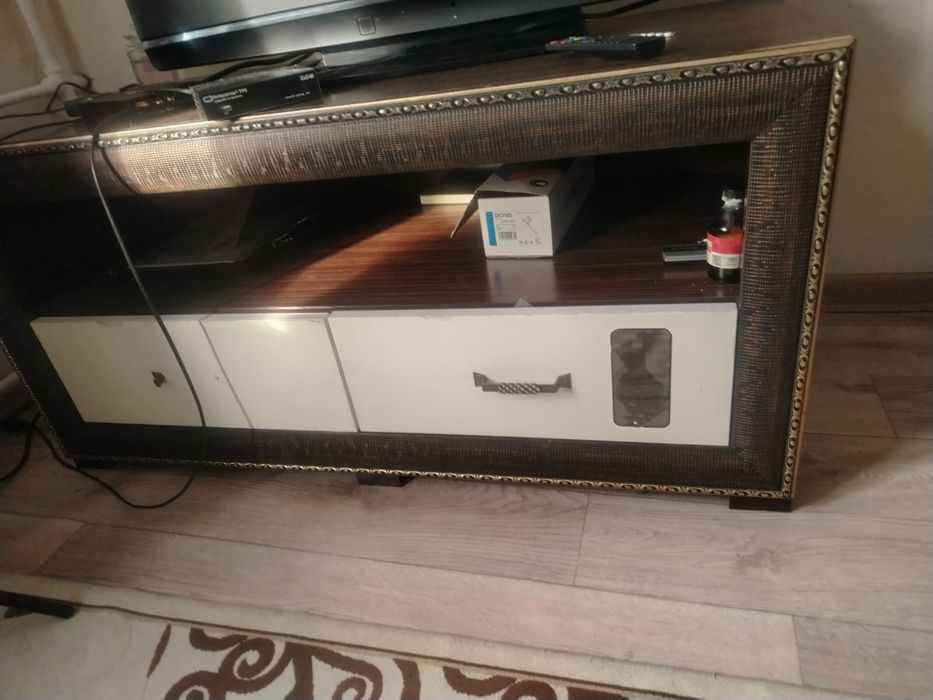 Шкаф и тумба под телевизор