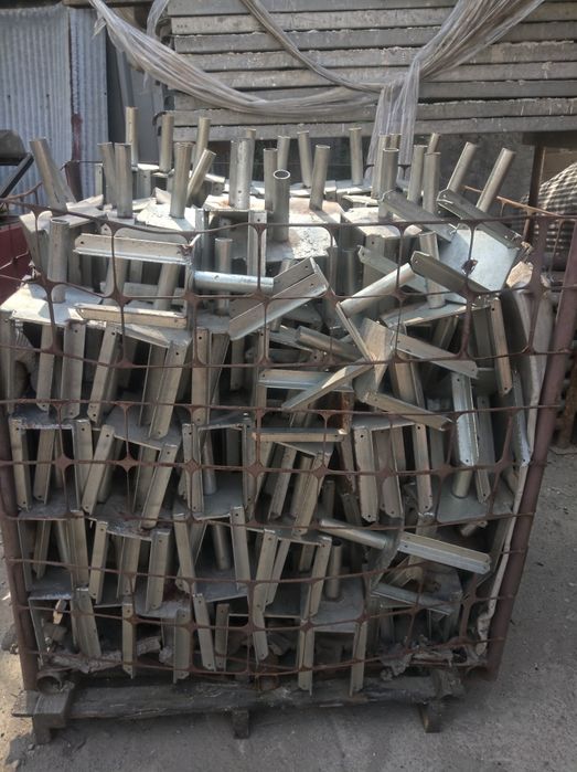 Поцинковани вилици и триноги за кофраж