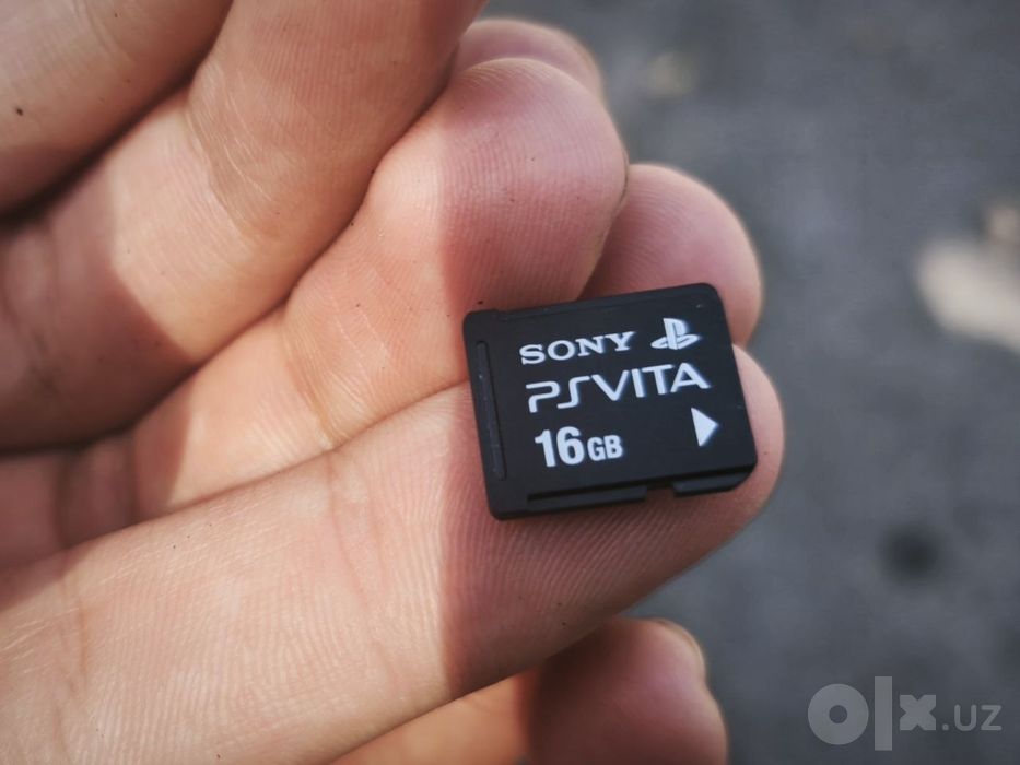 PS Vita 2000 slim