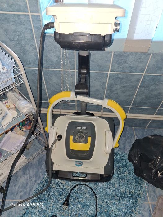 Robot curățare piscina