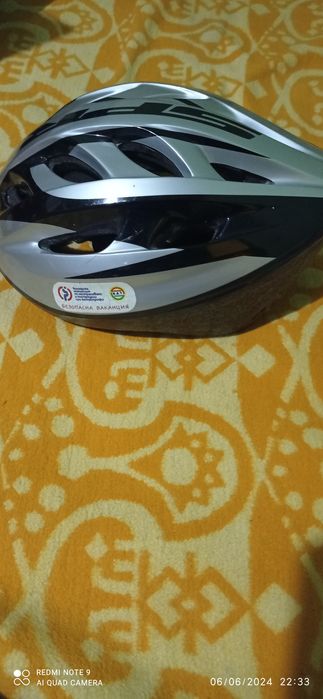 Продавам велосипедна каска