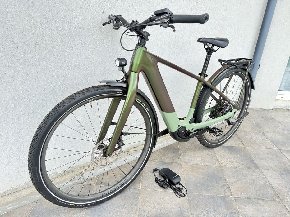 Bicicleta electrica Cube Kathmandu SLT 2025 S full carbon Bosch SX