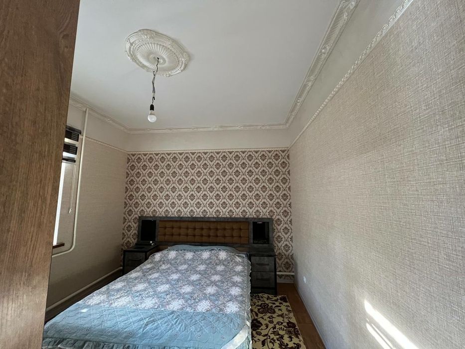 Barcha qulayliklarga ega hovli joy sotiladi