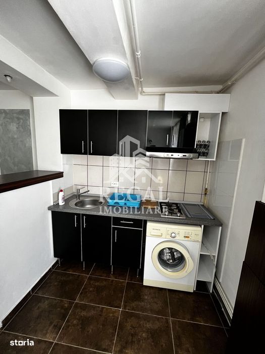 Garsonieră de închiriat – modernă, complet utilată, în zona centrală