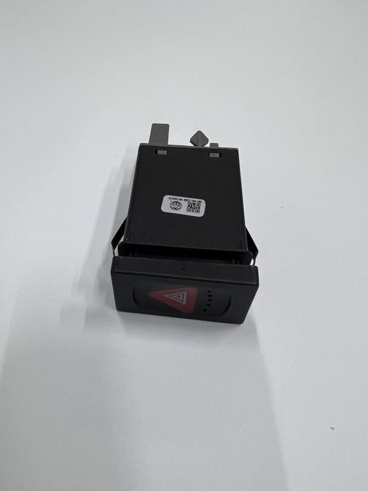 Пассат Б5 аварийка кнопка Passat b5