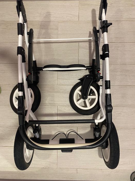 Бебешка комбинирана количка