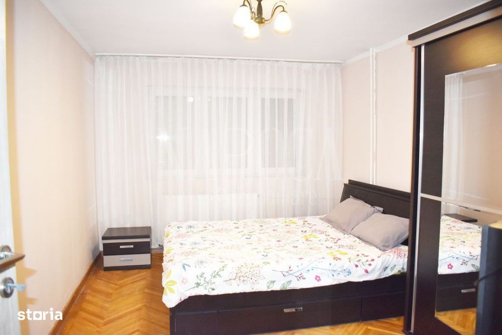 Apartament 4 camere de vanzare in Rogerius Oradea, Oradea