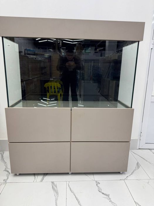 Аквариум с тумбой новый