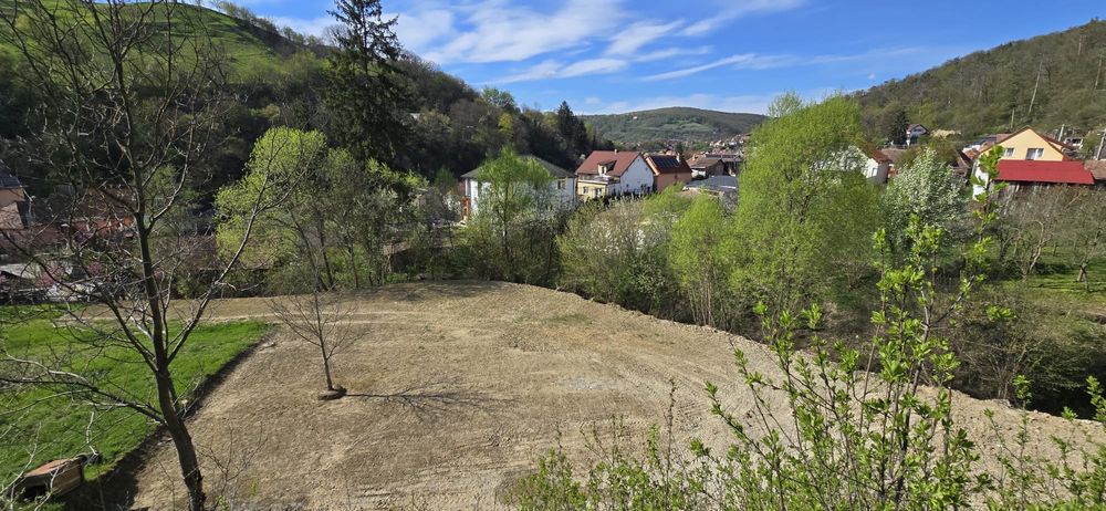 Vând teren intravilan in Sighișoara str. Ceahlaului