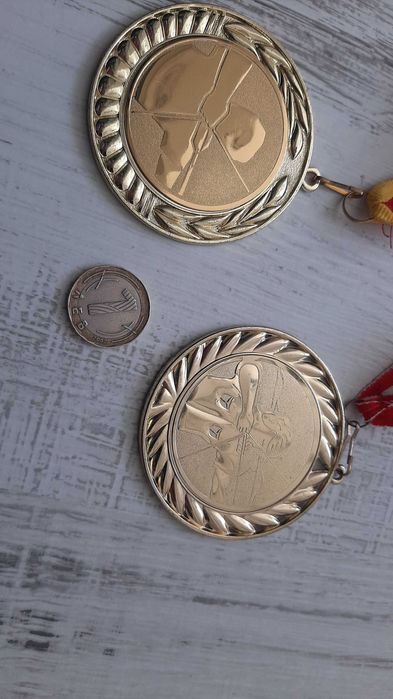 Златни медали от състезания по стрелба с лък