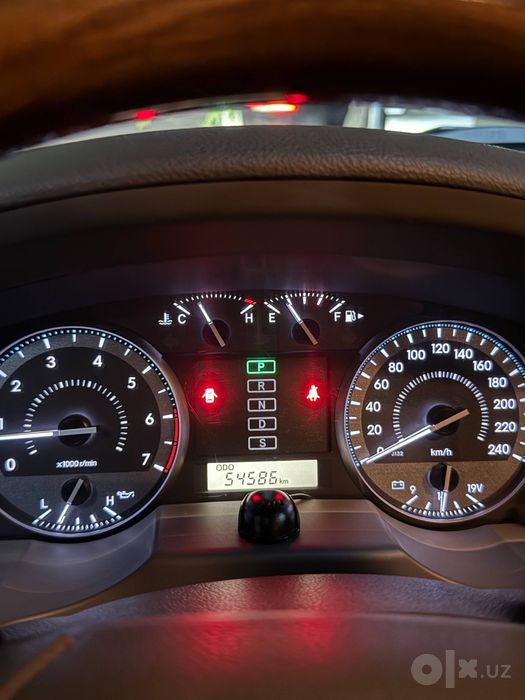Land cruiser 200 sotiladi