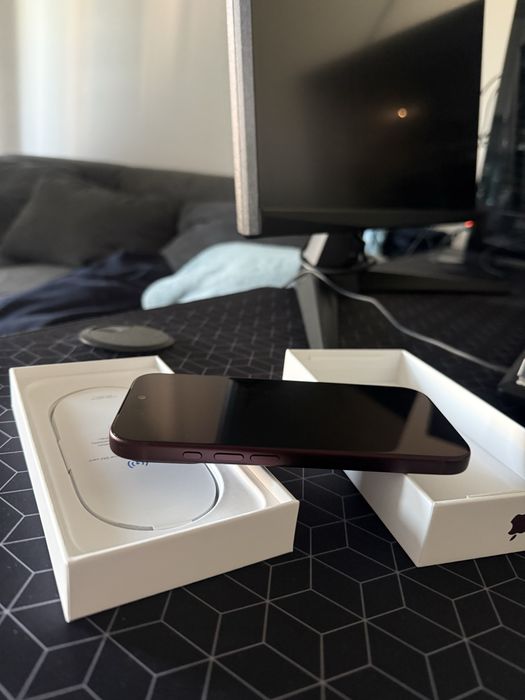 Iphone 18 pro Burgundy