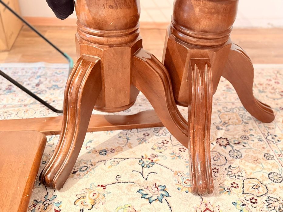 Стол для гостиной