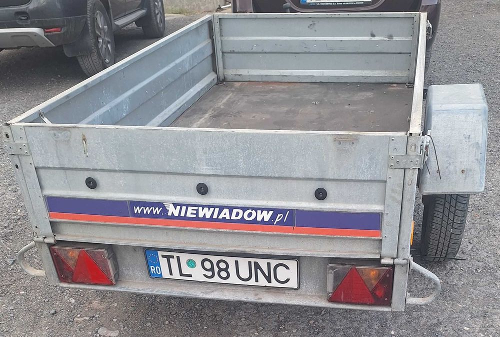Remorca zincata auto 750 Kg- basculabila - 2sectoare & capac din fibra