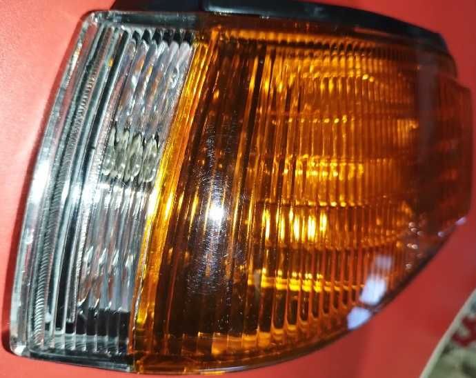 указатели поворотов Mazda — 323