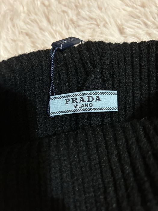 Vand Caciula Prada