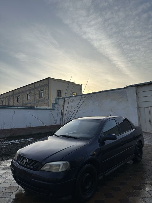 Opel astra g  sotiladi idealni turupti metan gazda yuradi