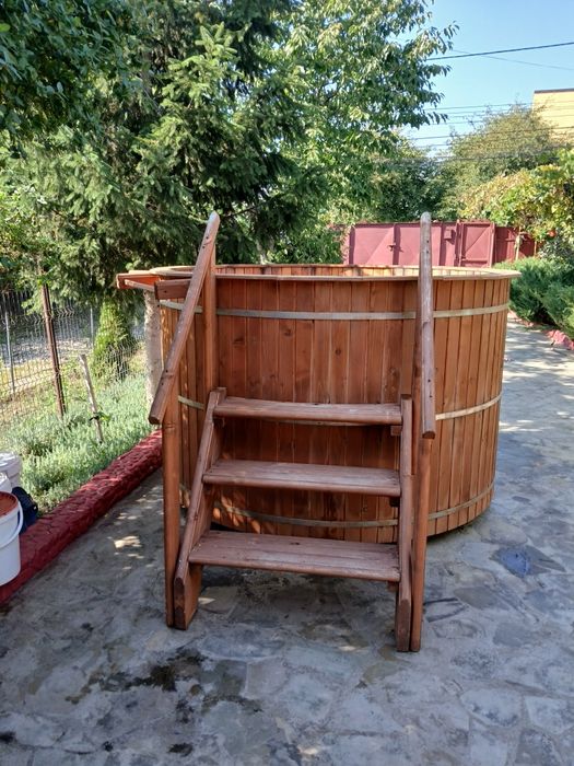 Ciubar,  8 persoane !