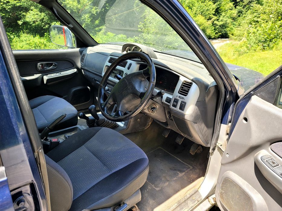 Vând sau dezmembrez Mitsubishi l200