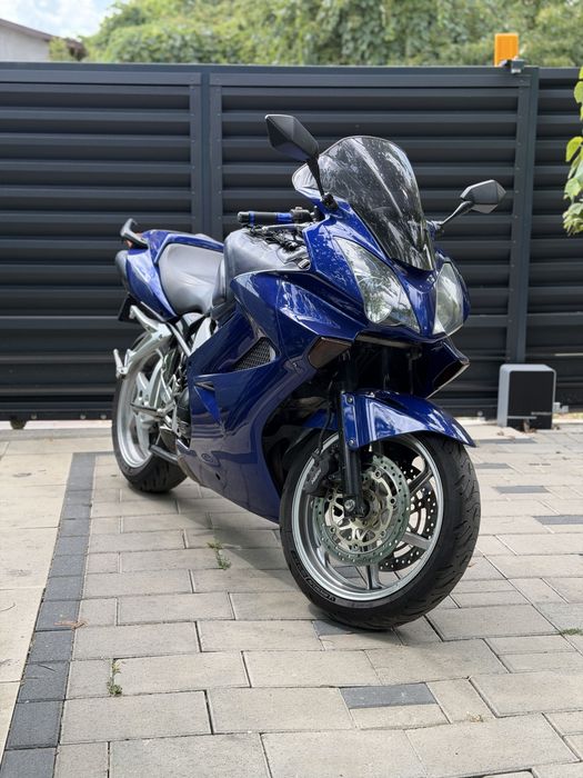 Honda vfr800 vtec v4