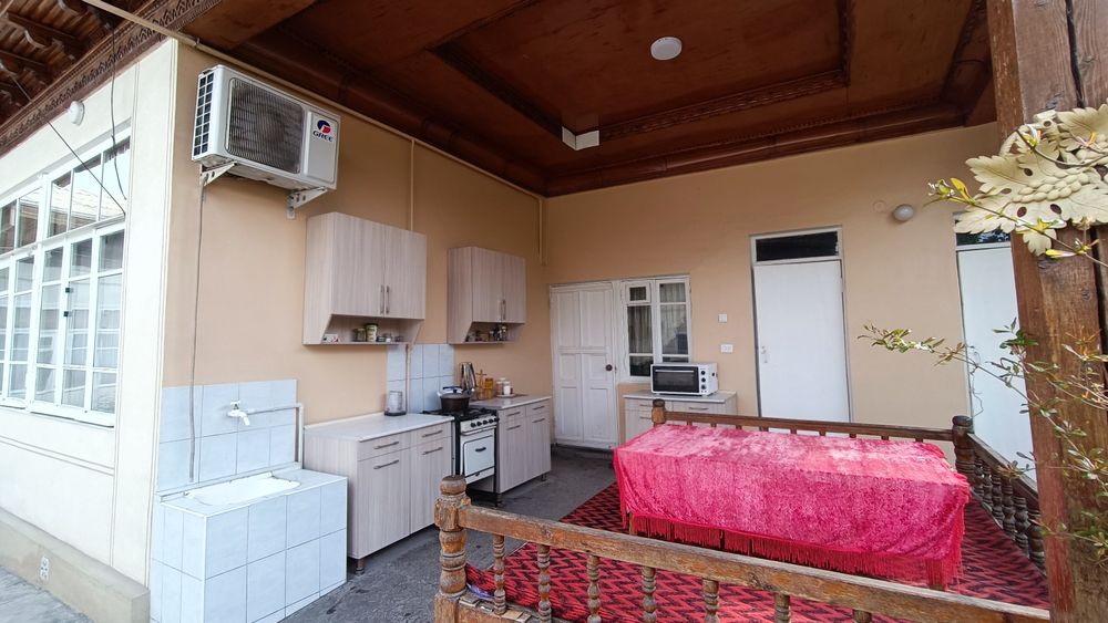 Ховли Уй сотилади