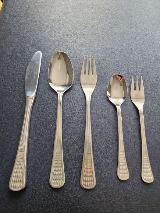 Винтидж комплект прибори за хранене (60 части) – соц лукс, с куфар